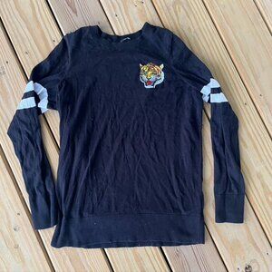 ** Torrid Sweater Large Tiger Embroidery Size 0 Large